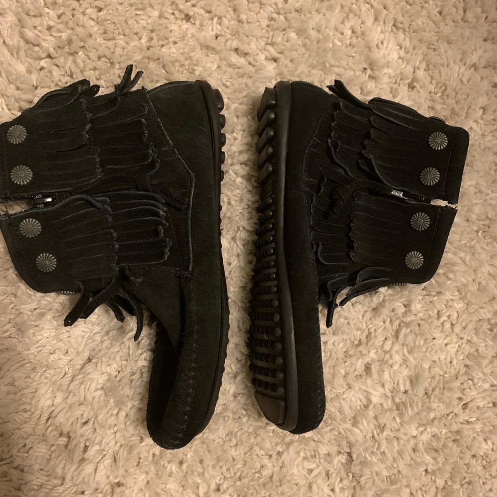 Minnetonka Moccasin booties